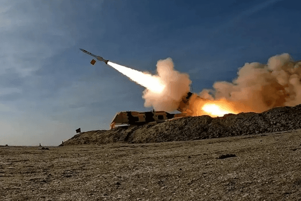 ইসরায়েলের পর আমিরাতে মিসাইল ও ড্রোন ছুড়ল ইরান